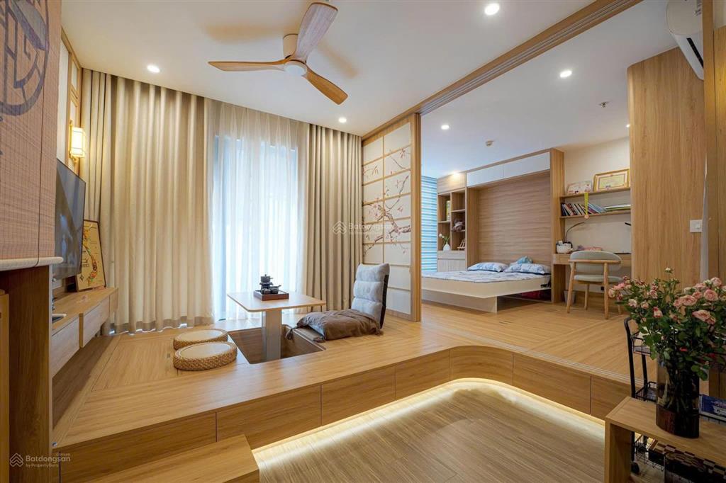 Chính chủ bán căn 2 ngủ, 80m2, giá tốt chỉ 8,4 tỷ, tầng cao, view đẹp. 0343 202 ***