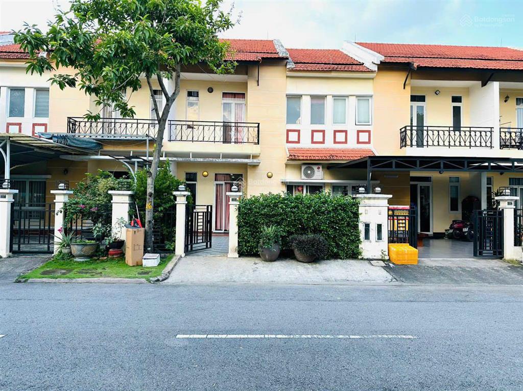 Cần bán biệt thự ngang 7mx18,5m gần hồ bơi, công viên tại oasis, thuận an kế siêu thị aeon mall bd
