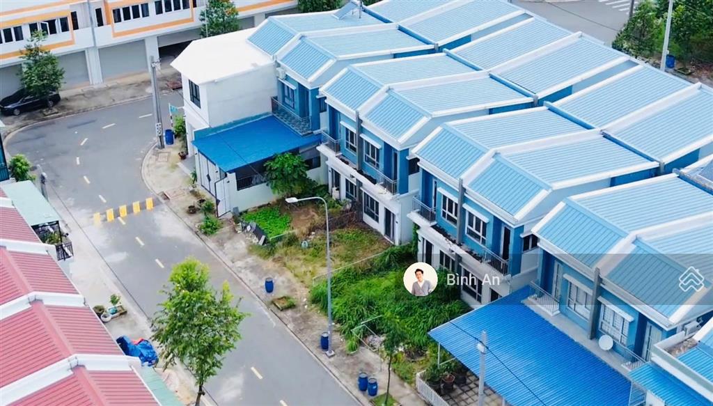 Bán căn tứ lập oasis city sân dài 22m, giá 1,9 tỷ, 115m2 đất full thổ cư, bến cát, bình dương
