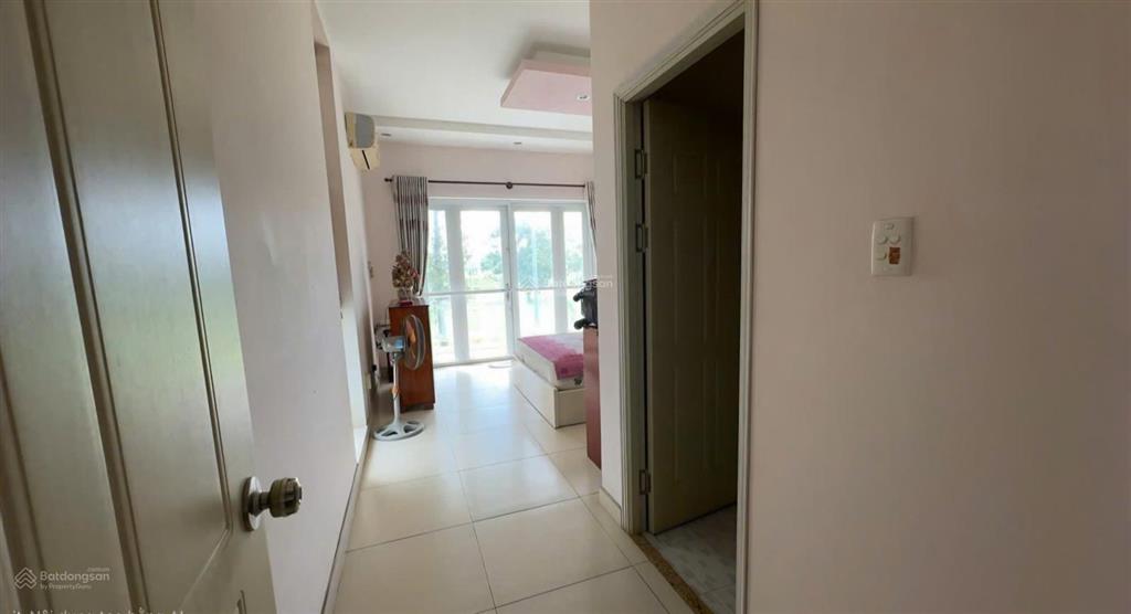 Bán đất tặng nhà. dt 7x24, nhà 4 tầng, đã có sổ, chỉ 8,8 tỷ. 0902 746 ***