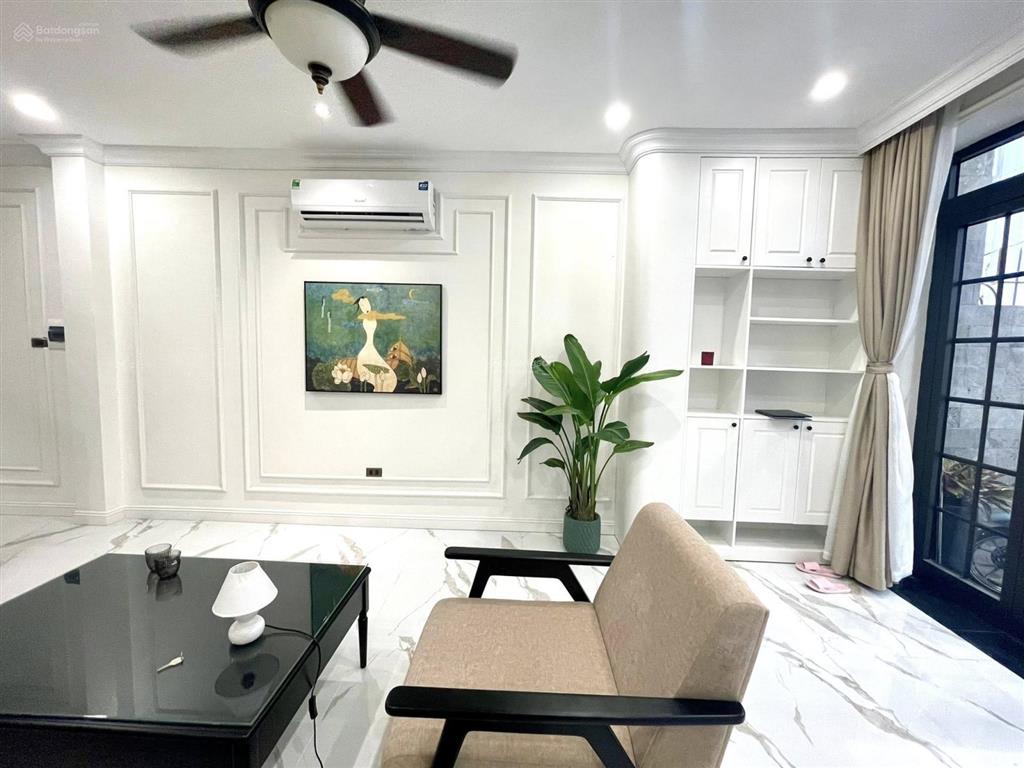 Bán nhà liền kề văn quán, phân lô ô tô, vỉa hè, 2 mặt tiền, view vườn hoa, 80m², giá hơn 19 tỷ
