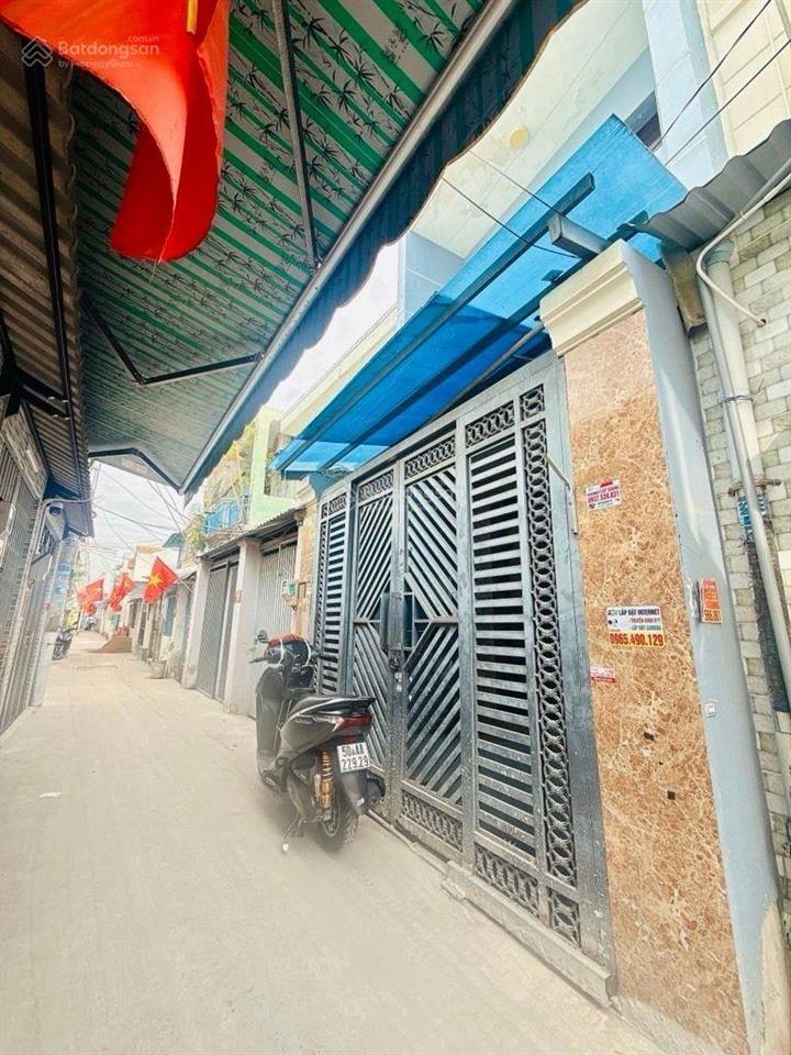 Chủ đi nước ngoài cần bán gấp lô đất nằm ngay tt quận 7 kế bên phú mỹ hưng, dt 3x10m giá 2ty3 tl