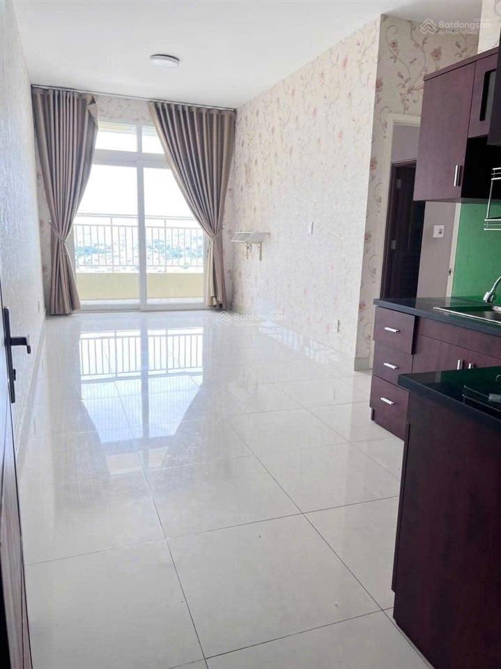 Một căn hiếm có . bán chung cư tô ký. 2pn,2wc. 61m2. không ban công. 0938 379 *** nga