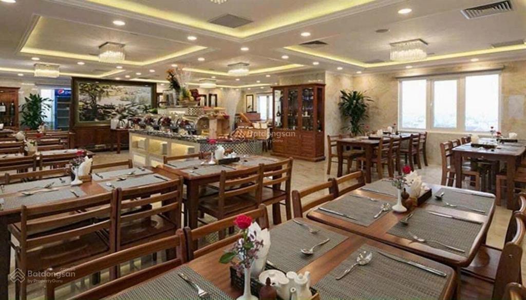 Chính chủ, bác tôi ở nước ngoài nhờ bán toà khách sạn phố cổ, quận hoàn kiếm, hà nội. dt 345m²