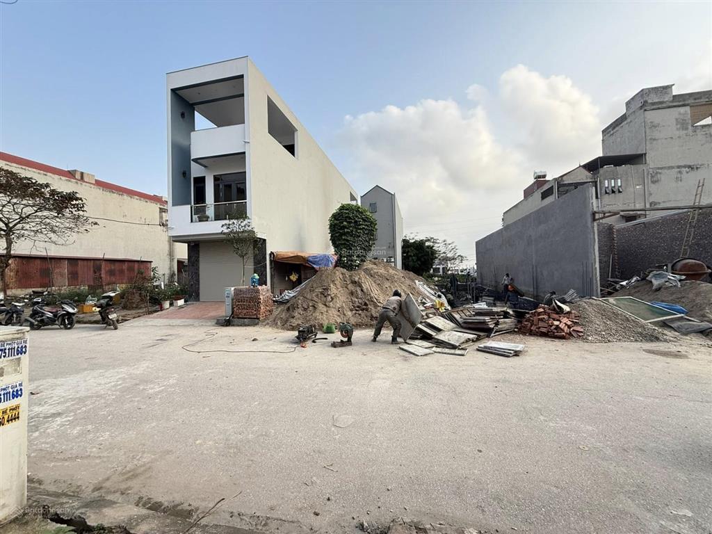 Bán lô đất làn 2 cao lỗ vương gia bình bắc ninh lô đất đẹp 99m² trung tâm gia bình giá tốt
