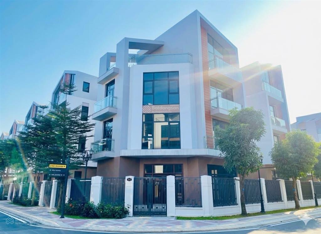 Cắt lỗ 8 tỷ đơn lập góc 185m² mặt tiền 15m, 5 tầng giá 25 tỷ ngay hồ điều hoà.