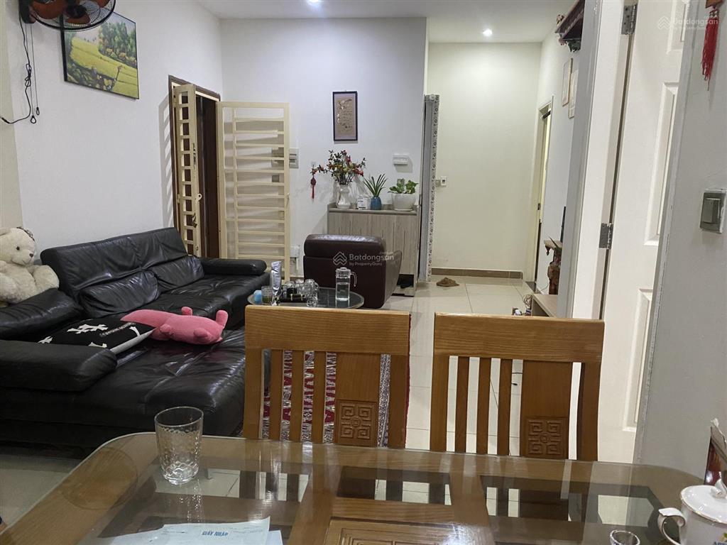 Cần bán căn hộ 90m2 có nội thất giá 3 tỷ 100, thiết kế 2 pn 0909 770 ***