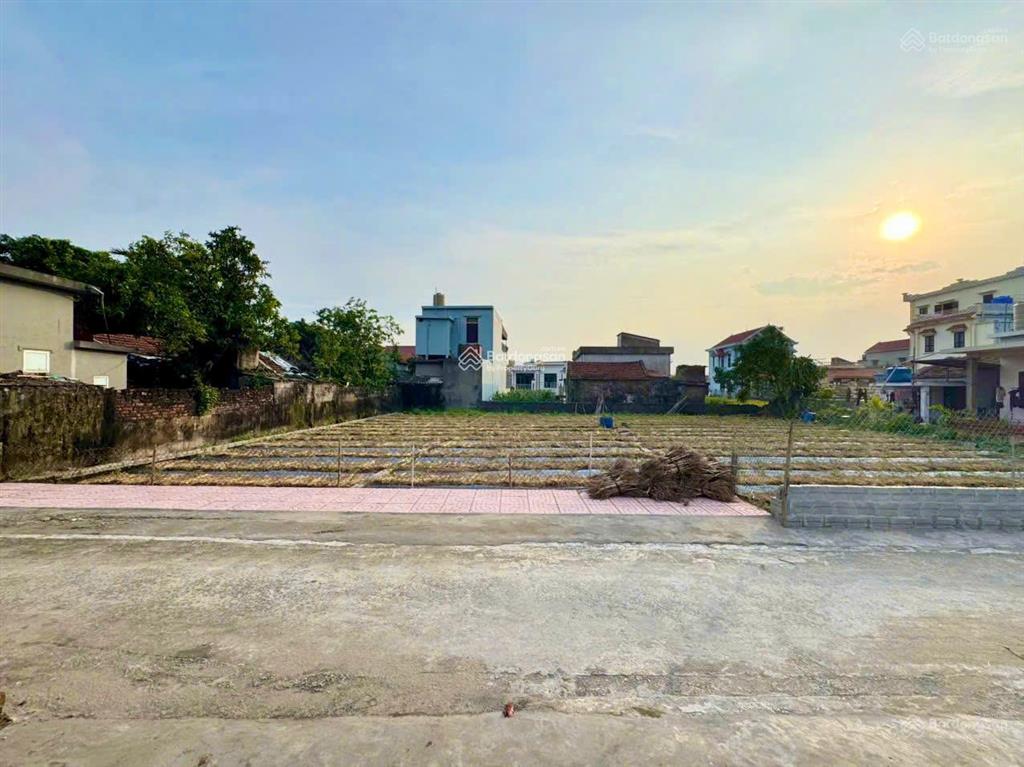 Nhỉnh 3 tỷ sở hữu ngay 150m2 đất, mặt tiền 7.4m, gần đh quốc gia, đại học fpt