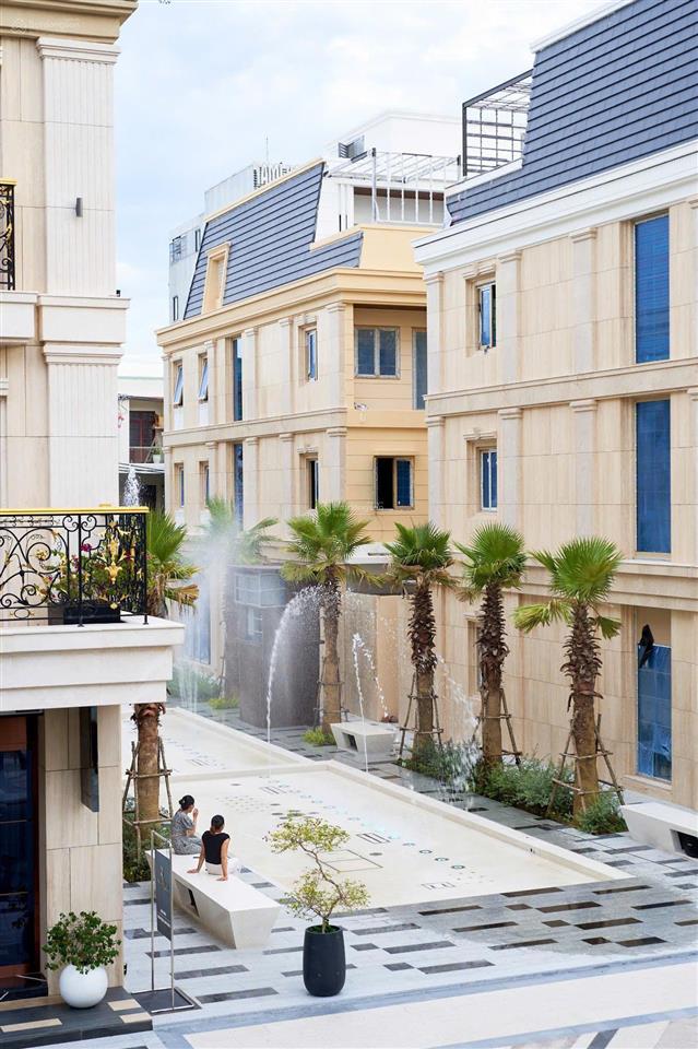 Trực tiếp chủ nhà bán nhà phố 4,5 tầng kề góc pavillon giá rẻ 4 tỷ, giá hời đà nẵng