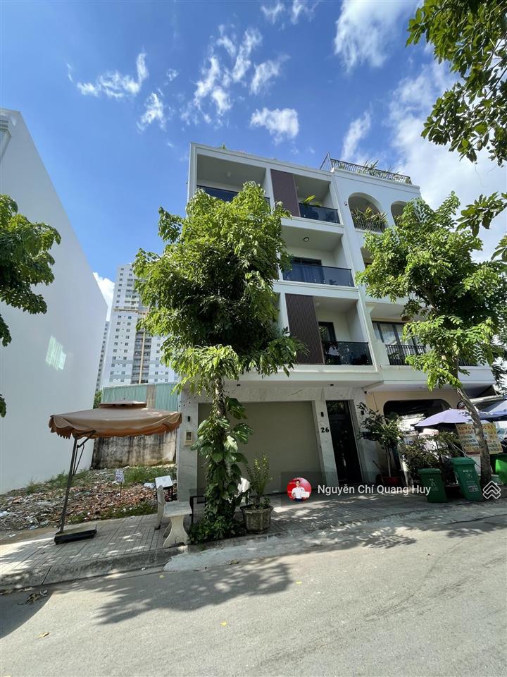 Nhà phố căn hộ dịch vụ khai thác dòng tiền hơn 1 tỷ/năm 7m x 19m đường số 12m gần phú mỹ hưng