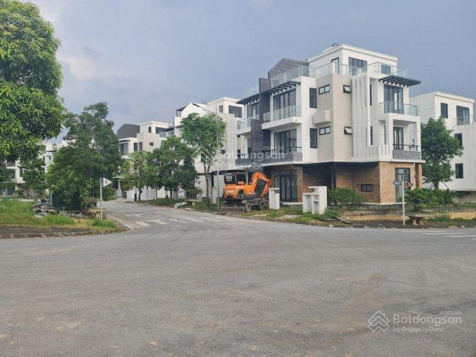 Chính chủ cần bán bt phú cát city 190m2 thuộc trục chính da giá 75tr/m2 đất, hướng đb 0964 588 ***