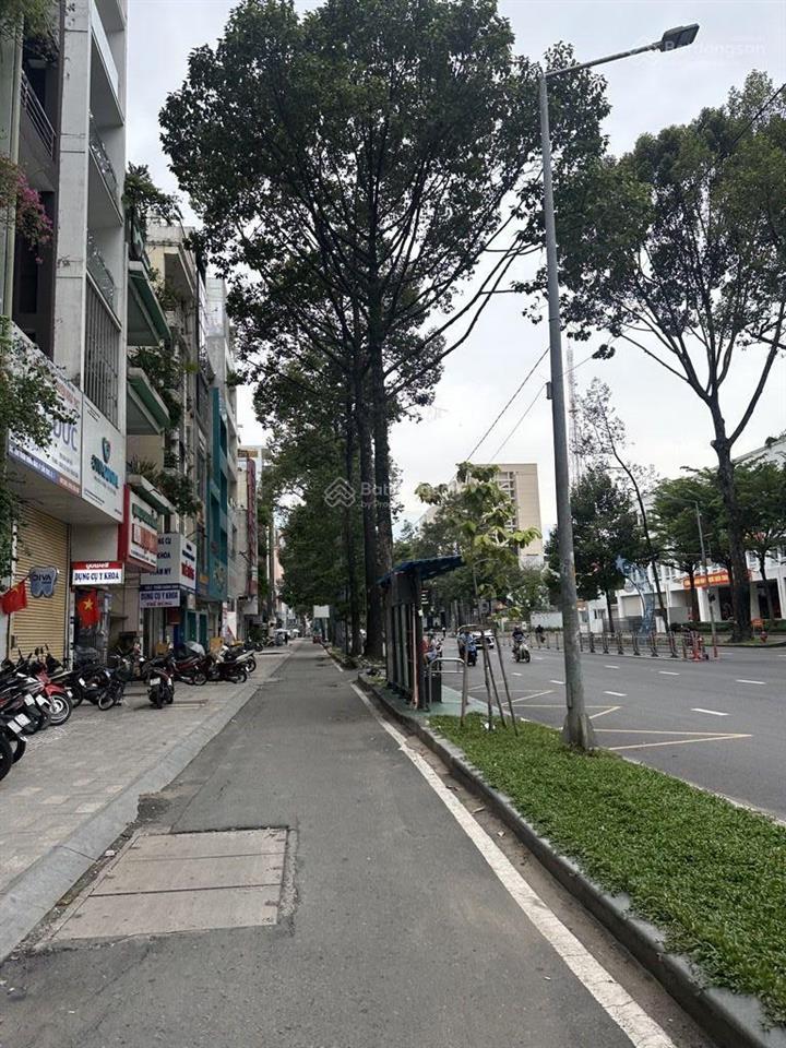Nhà bán hxh đường trần hưng đạo, quận 1, 35 m2, 2 tầng, giá 7 tỷ