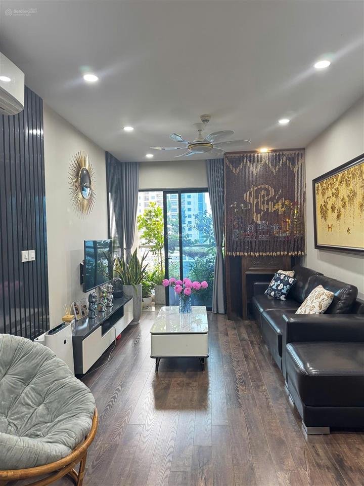0968 127 *** bán căn hộ cc phố chùa láng 50m2 2 ngủ, 2wc, đống đa, gần đại học ngoại thương