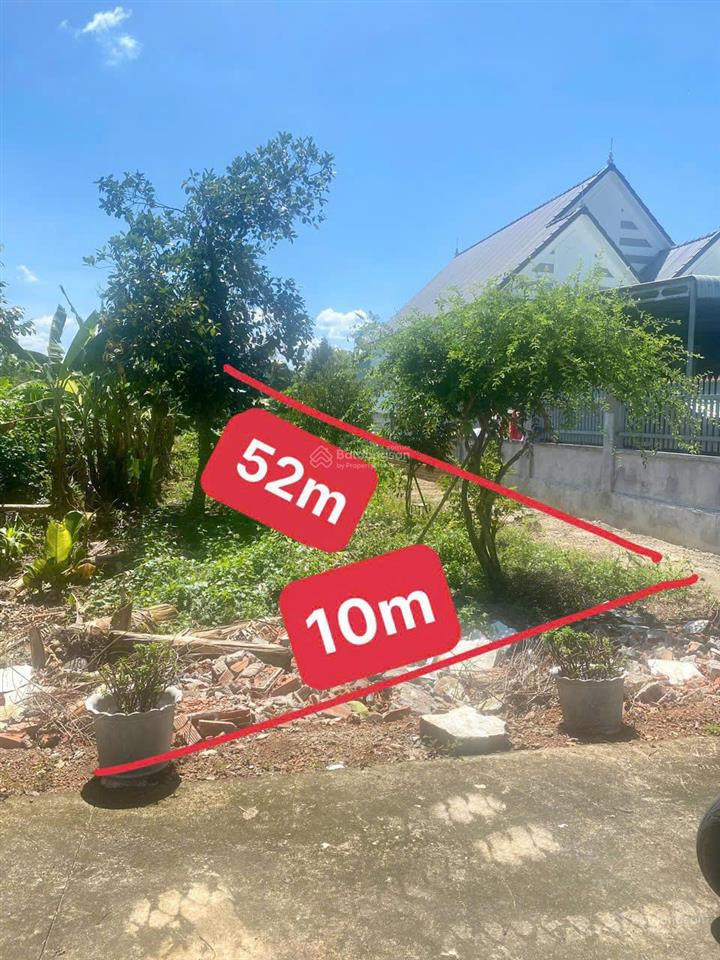 Bán đất ngay khu dân cư đông, diện tích 528m2 thổ cư 101m2, gần chợ, gần trường học, sổ sẵn