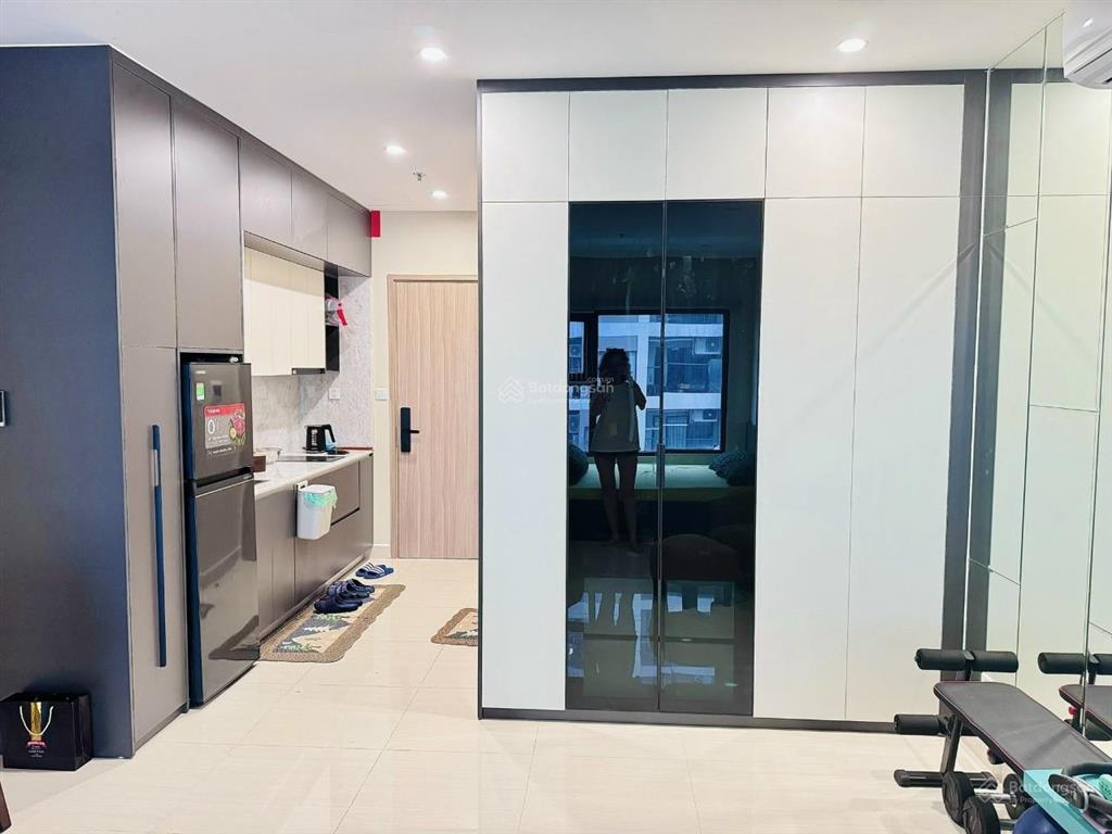 Chính chủ bán gấp studio 32m2 giá chỉ 2,2 tỷ vinhomes smart city tây mỗ. 0963 877 ***