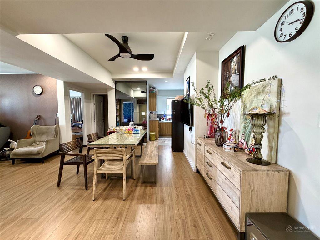 Cosmo city, nguyễn thị thập, q.7 121,7m (3pn+2wc+2 logia) sổ hồng. căn góc. view trường việt úc