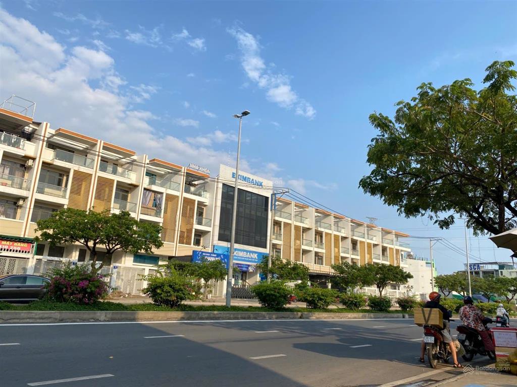 Chủ cần vốn bán nhanh cặp nhà mặt tiền phạm hùng (nd) kdc đại phúc, dt 10x20m giá 32tỷ