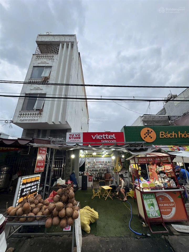 Bán nhà mt trần đình tri đối diện chợ kinh doanh sầm uất sát biển giá 11,5 tỷ. 0938 155 ***