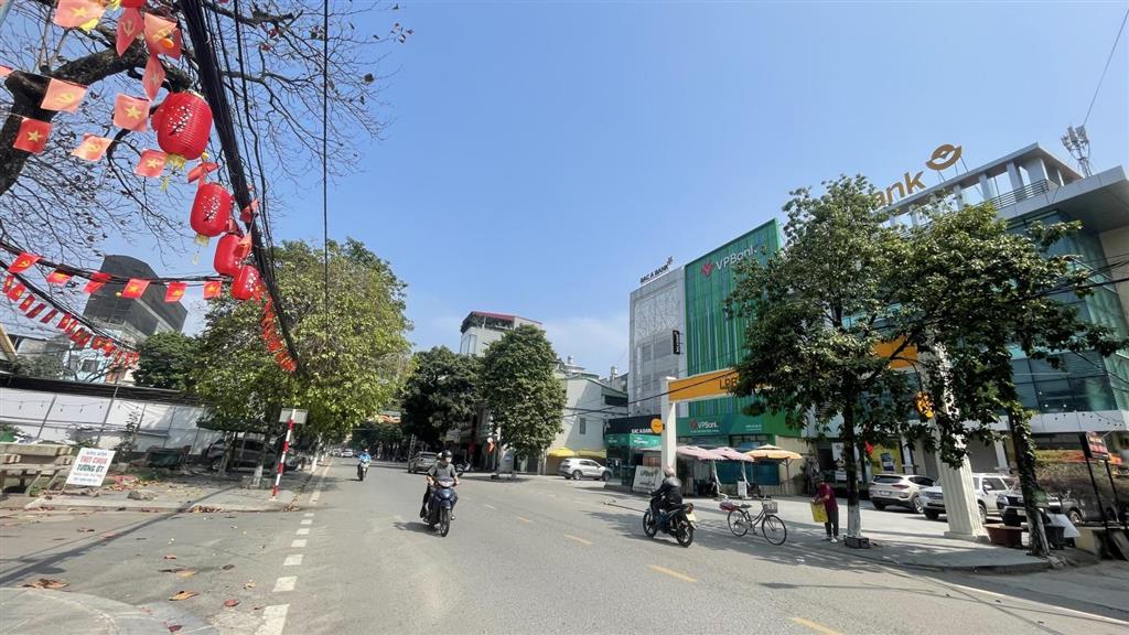 Bán nhà lô góc 3 mặt phố cù chính lanhoà bình,1895m 4 toà 4 tầng giá chào 203 tỷ ,giá tốt!