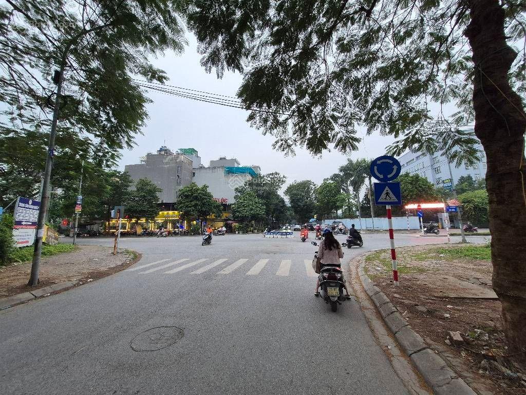 Bán đất tứ hiệp thanh trì phân lô vỉa hè ô tô tránh 73m2, trung tâm hành chính, 18 tỷ