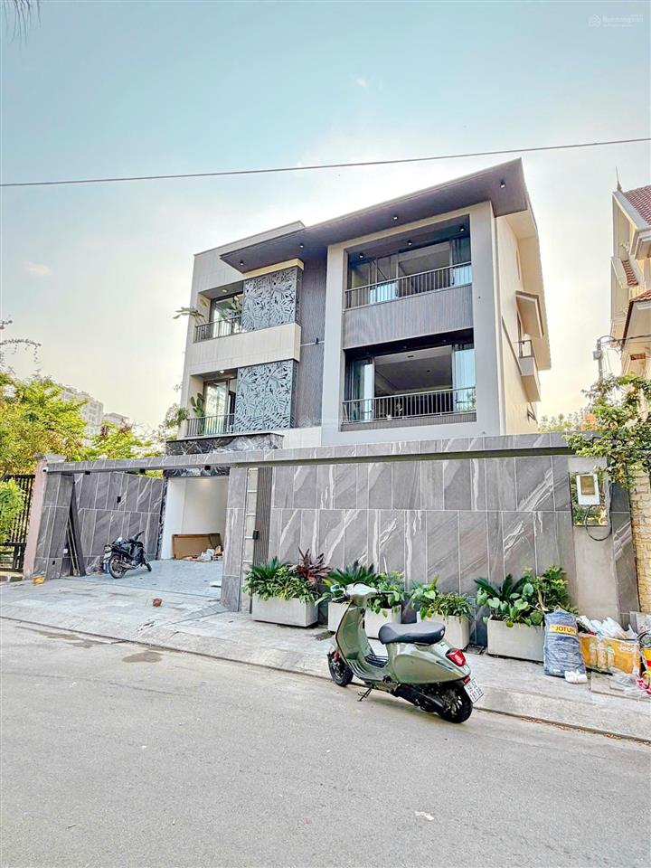 Продаётся дом, 240 м², Quận 7
