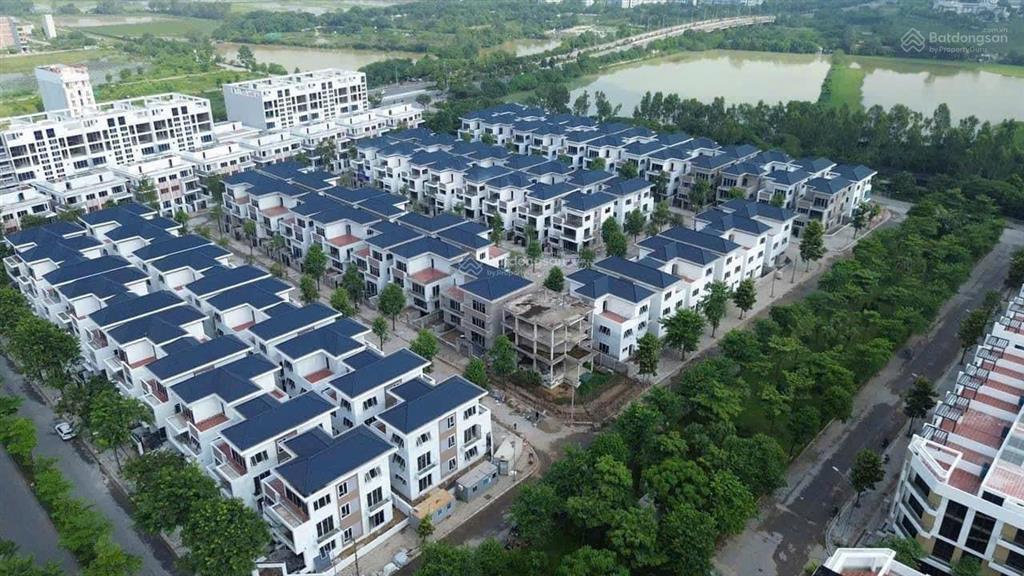 Cần bán liền kề b1.4 , dt 100m, rẻ nhất thị trường hiện nay tại kđt thanh hà. 0977 503 ***