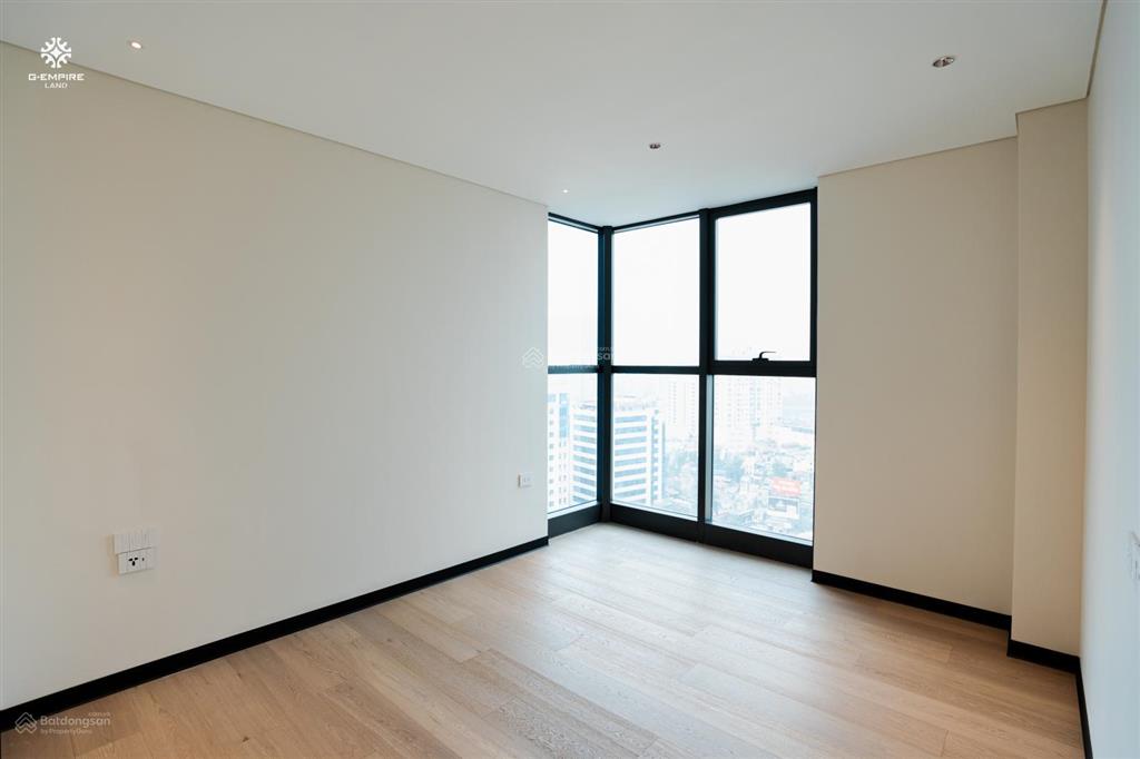 Nhượng căn 2 phòng ngủ tầng cao view hồ giá chỉ 16 tỷ đồ nguyên bản chủ đầu tư bàn giao