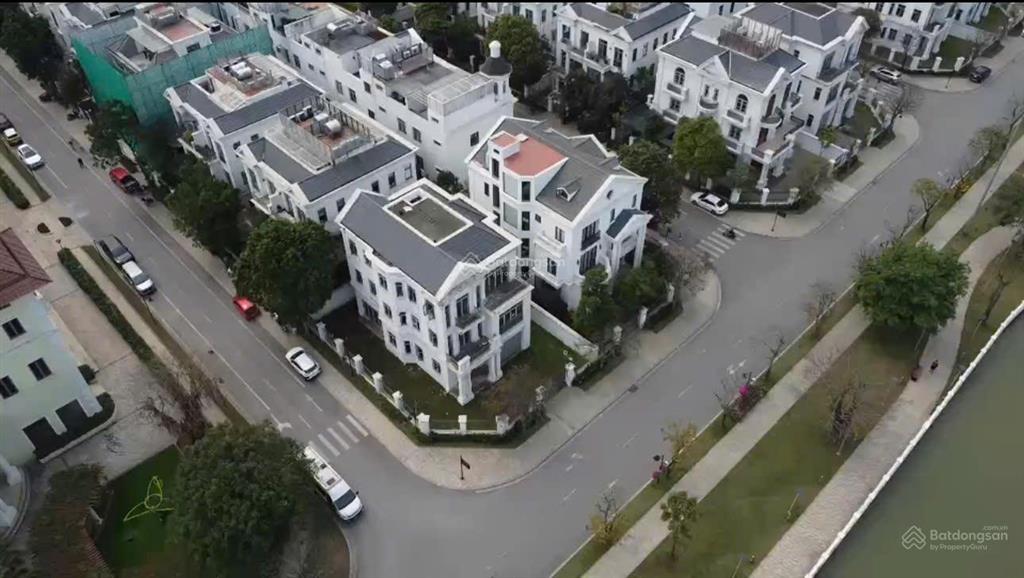 Thiện chí bán song lập nhỏ áp góc nguyệt quế, 128m2, hoàn thiện đẹp, view hồ điều hòa, gần vườn hoa