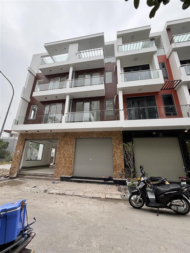 4 tầng đẹp đường 3 ô tô hùng vương hồng bàng