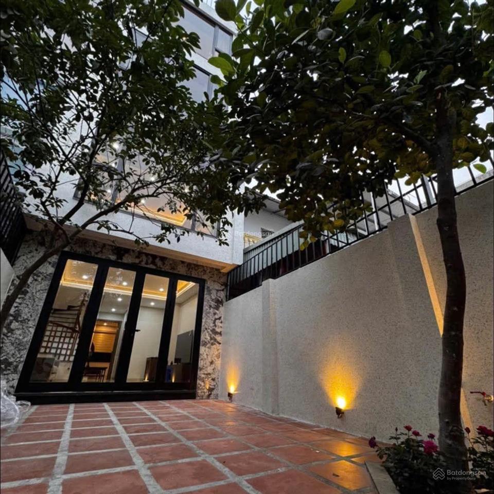 Bán nhà ngã 3 vạn bảo đội cấn. 55m2 6 tầng thang máy lô góc nhà dân xây mới 20m ra phố