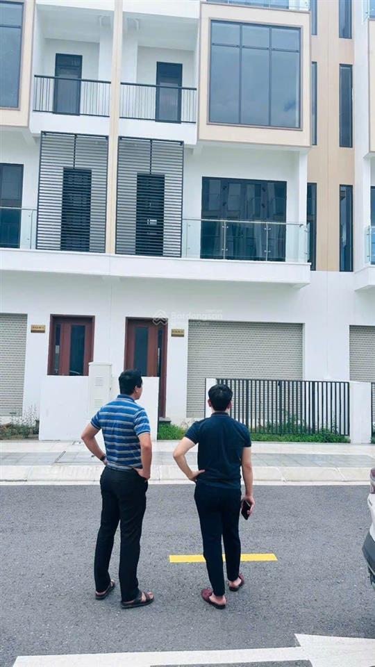 Nhà phố t&t long hậu giá cực tốt. 6x18m đối diện công viên, đường lớn, thoáng mát 5,7 tỷ