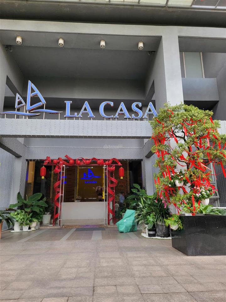 Bán gấp căn hộ la casa, 105m2, 2pn, 2wc, giá chỉ 5,4 tỷ, tầng cao view đẹp, sổ hồng. 0902 747 ***