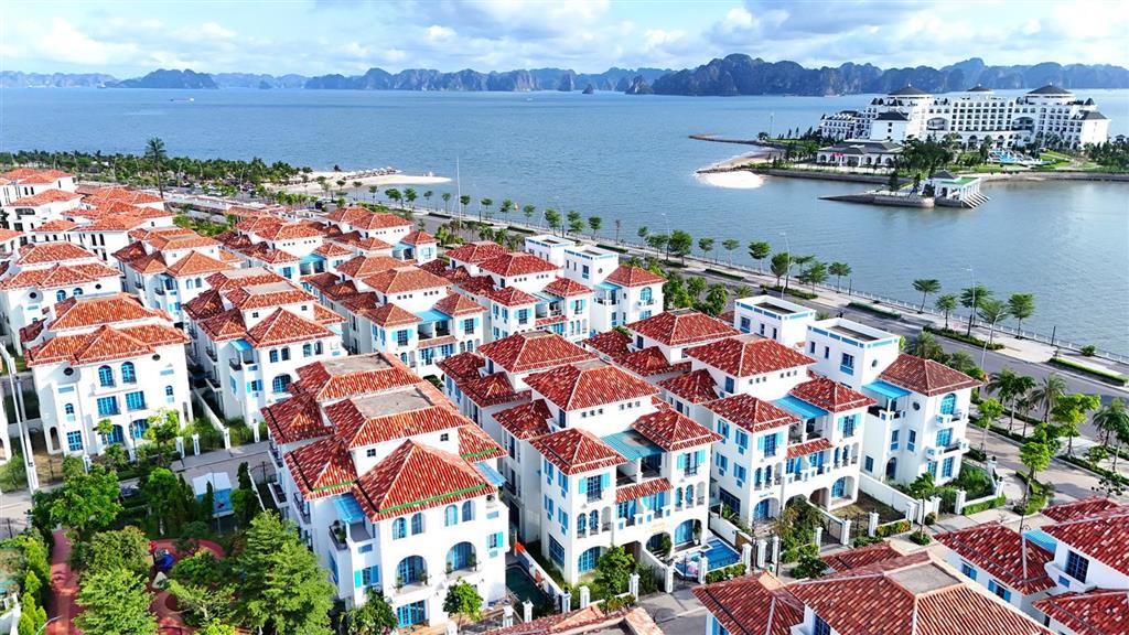 Biệt thự đẹp giá chỉ 18,x tỷ, hướng biển, cạnh công viên, sổ đỏ lâu dài