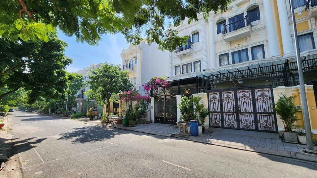 Bán nhà dt 5x17m 1 trệt 3 lầu sổ hồng