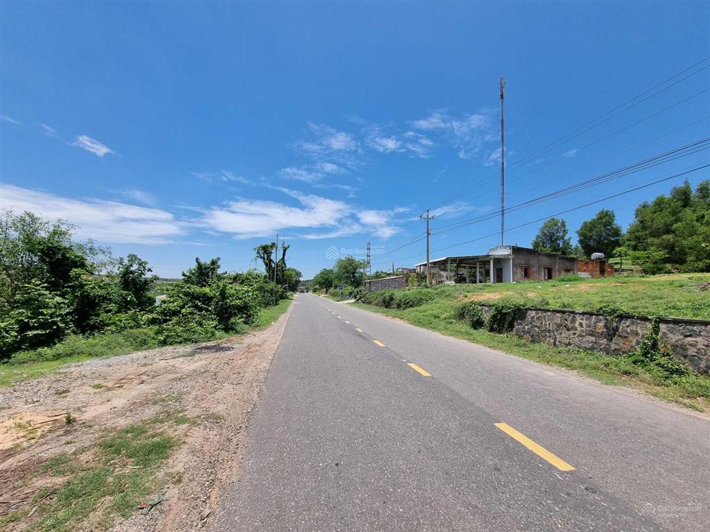 Đất chính chủ mặt tiền đt715, sau lưng sân bay phan thiết, cách biển 8km