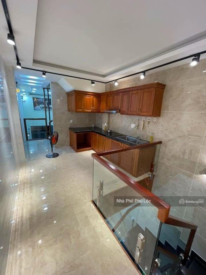 Nhà trần hưng đạo quận 5 3 tầng lầu, nhà mới vào ở ngay giá chỉ nhỉnh 3 tỷ