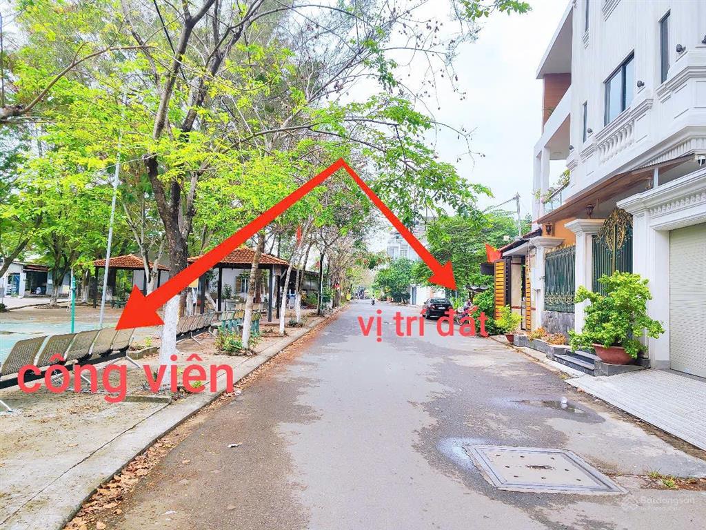 Bán lô góc 2mt đối diện công viên rất đẹp giá tốt