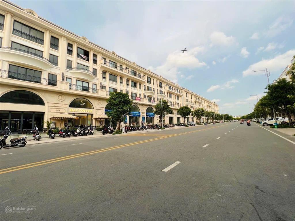 Bán shophouse phố royal khu đô thị xanh vạn phúc city 2 mt giá tốt, góc mặt tiền hot! ck đến 25%+