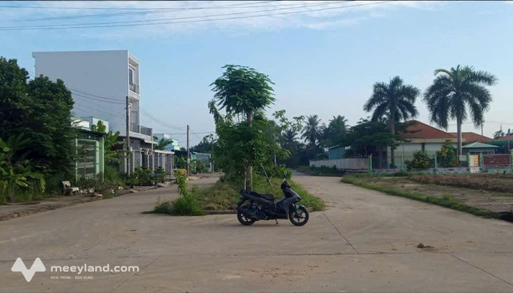 Kẹt tiền bán gấp 100m2 giá 940 triệu, chợ Lương Bình, Bến Lức, gọi cho em để xem đất