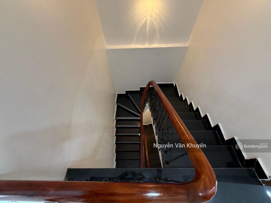 Bán nhà đức giang dân xây mới diện tích 56m2, mt 4m, 5tầng (4 ngủ) cách ô tô tránh 10m 9,2 tỷ