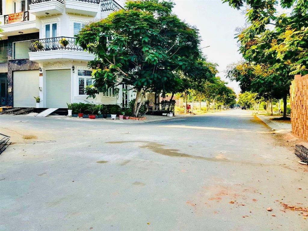 Bán đất kdc hoàng quốc việt ngay sân vận động q7, dt 60m2 giá 7 tỷ, 0938 940 ***