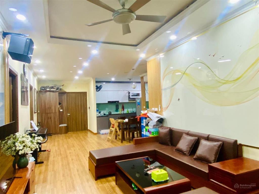 Bán chcc k35 tân mai hoàng mai. dt 80m2 2pn + 2wc. giá 6,2 tỷ có tl. 0964 835 *** e huỳnh