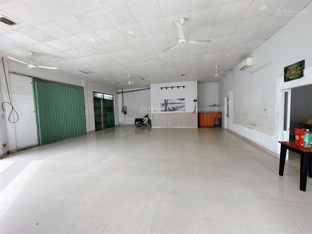 Bán lô góc tặng nhà cấp 4 tđc vcn phước long vị trí đẹp xây dựng tự do sát đường 28. 0798 379 ***