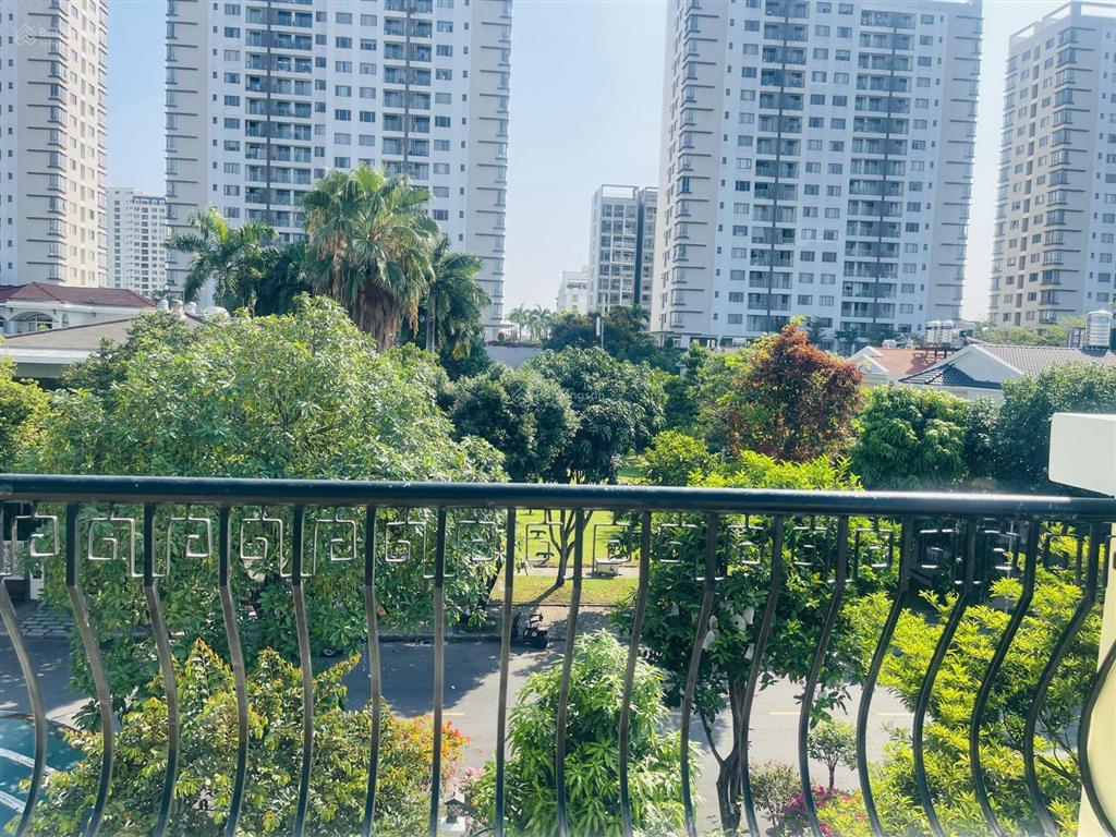 Bán căn góc biệt thự mỹ phú 1, giá tốt nhất, 291m2, view công viên, hướng đn, tl chính chủ