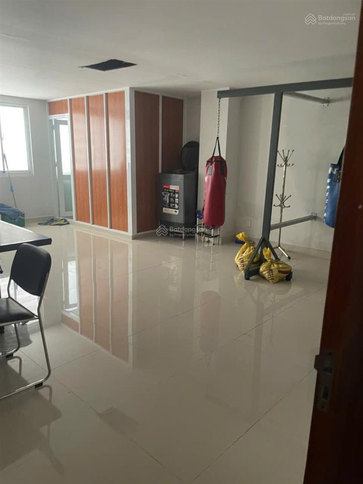 Bán cặp nhà biệt thự kdc 6bt30 dt 400m2 xd hầm trệt 2 lầu giá chỉ 35 tỷ 5.