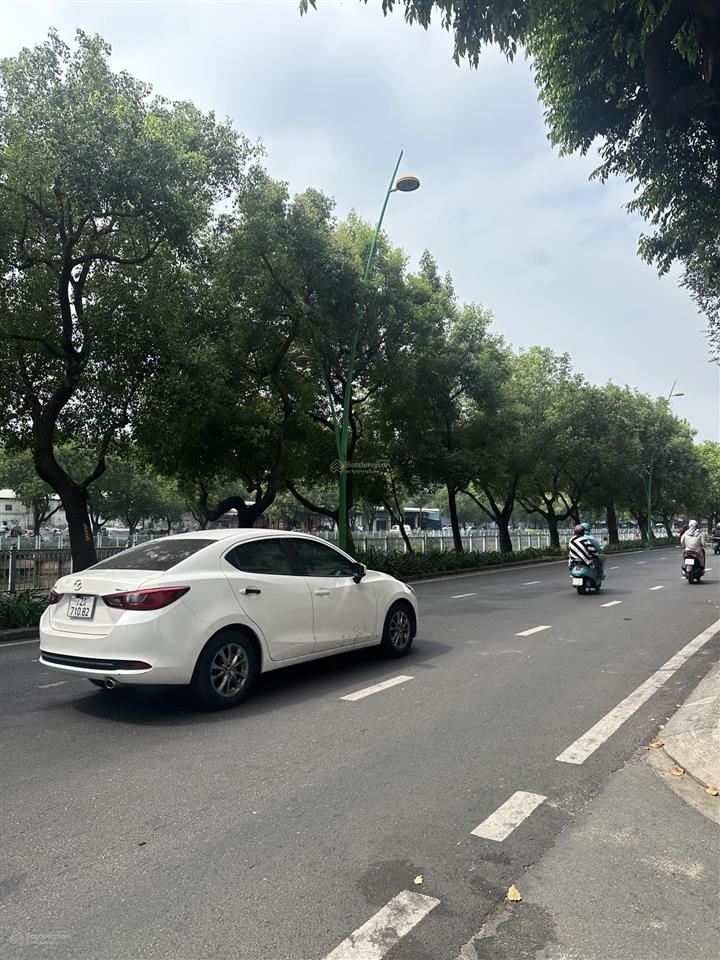 Gấp bán! nhà dt lớn phạm văn hai 55m² 5 tầng ngang 4.5m, xe hơi ngủ nhà nhỉnh 8 tỷ xi (còn bớt)