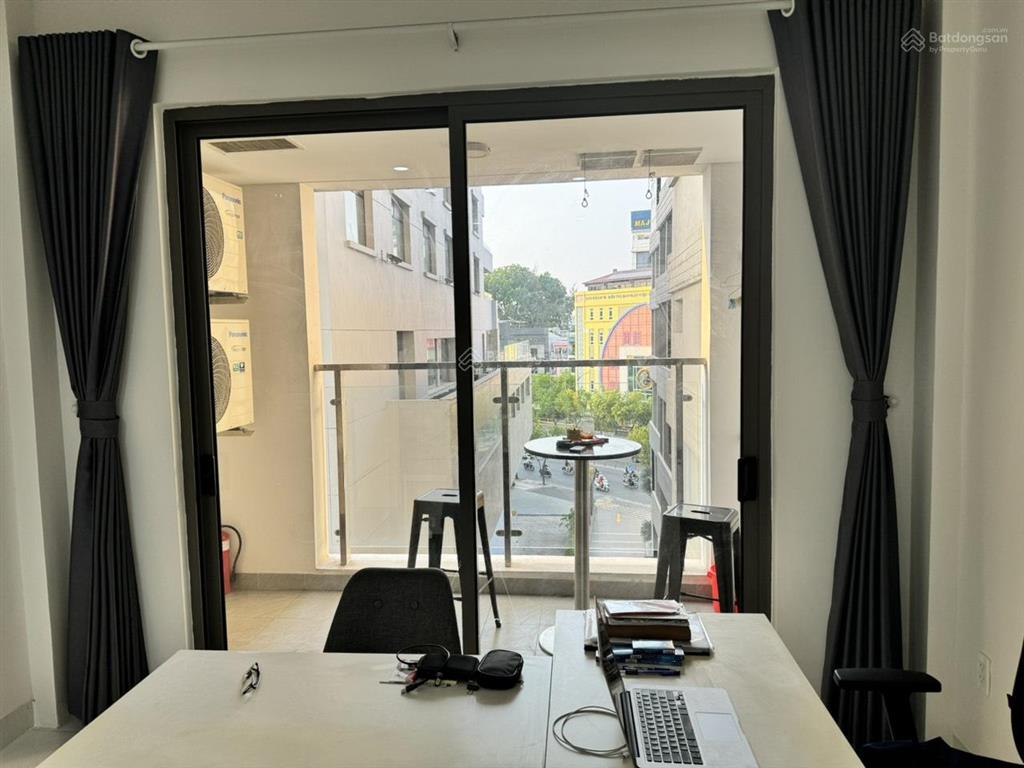 Bán căn hộ cc oriental plaza 685 âu cơ, dt 105m2 3pn 2wc hai ban công giá 5 tỷ 0907 909 *** hùng