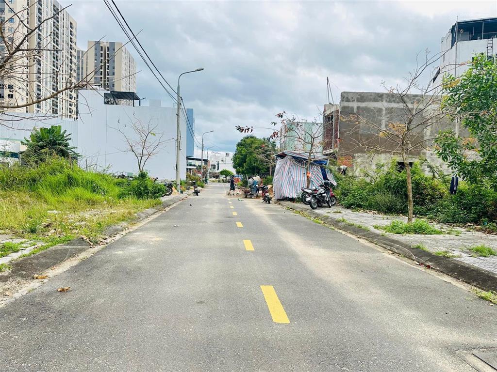 Bán lô kđt lakeside trung lập 5 view chung cư chỉ 3,2 tỷ