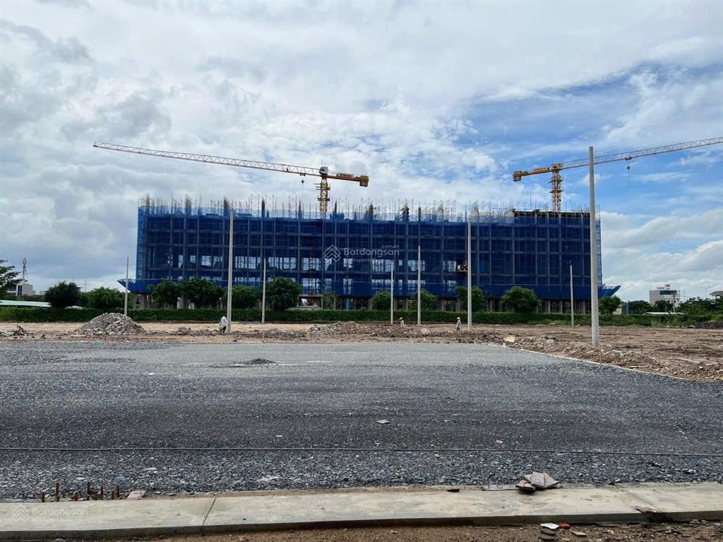 Cần bán căn tầng cao duplex citi grand, giá full vat 4,2 tỷ. 0901 603 ***