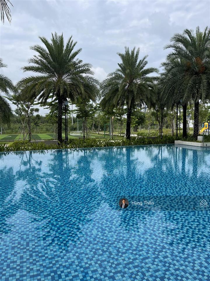 Chủ nhà gửi bán căn nhà phố trực diện hồ bơi công viên ngay sông rạch chiếc, sẵn sổ hồng riêng